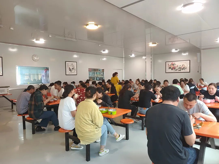 悠悠粽香飄幸福，濃情端午暖人心